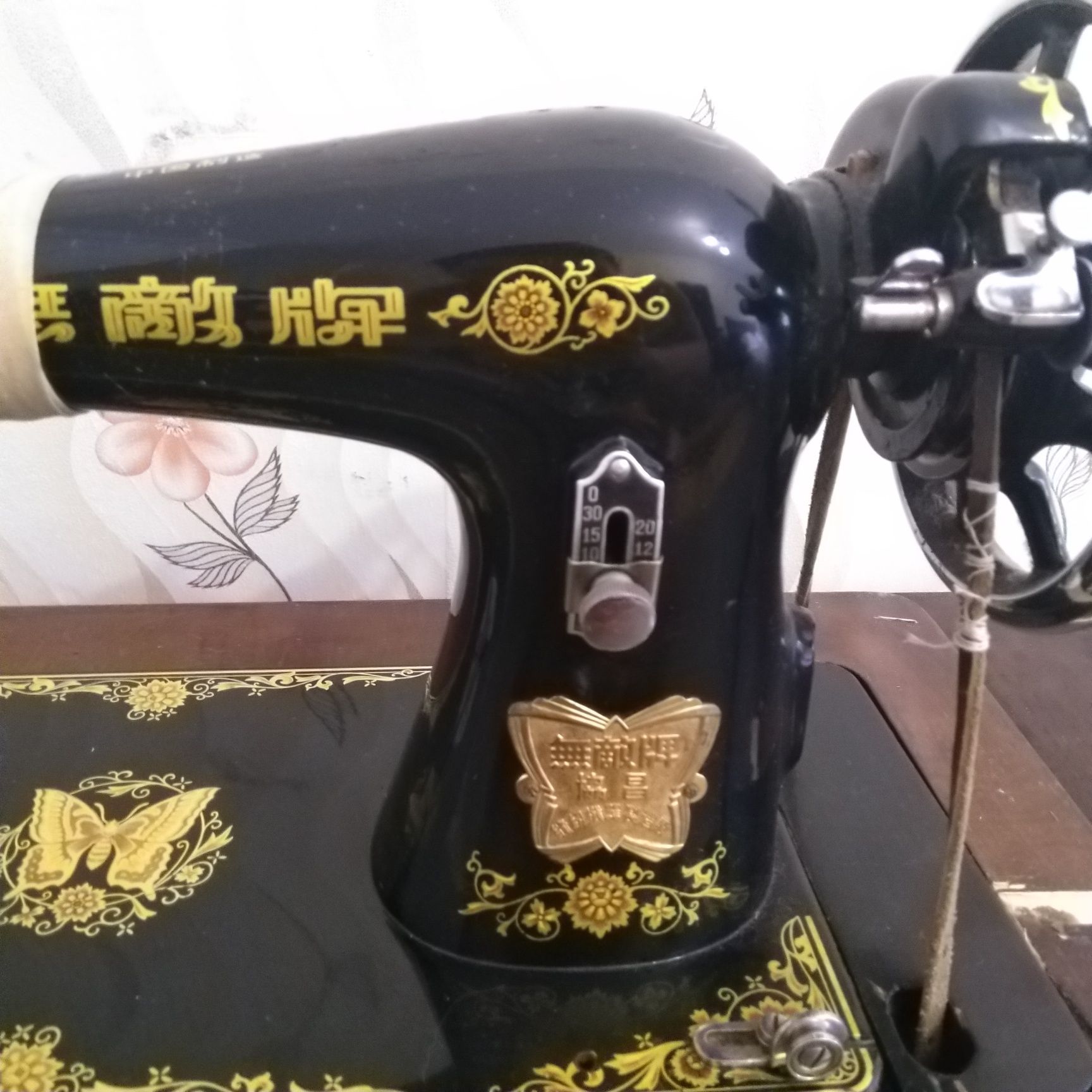 Продам швейную машинку