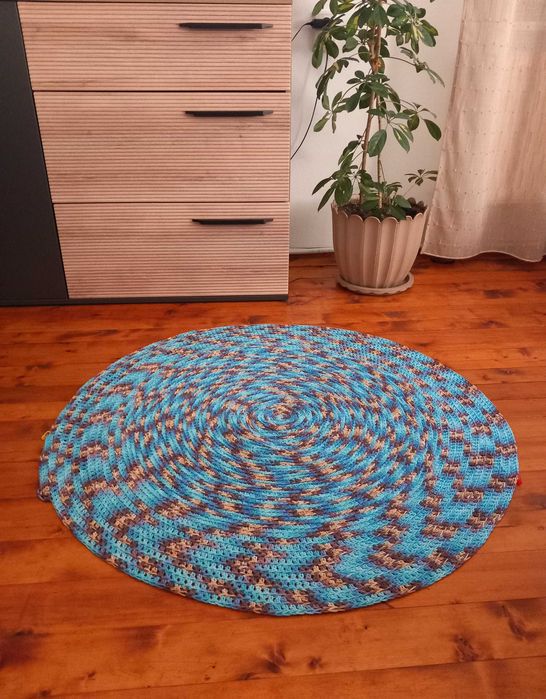 Ръчно изплетен килим -НОВ