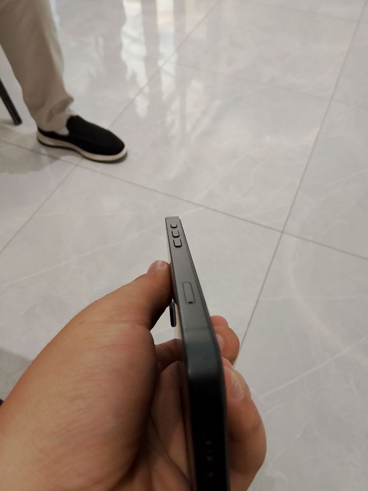 Iphone 16 E идеал !