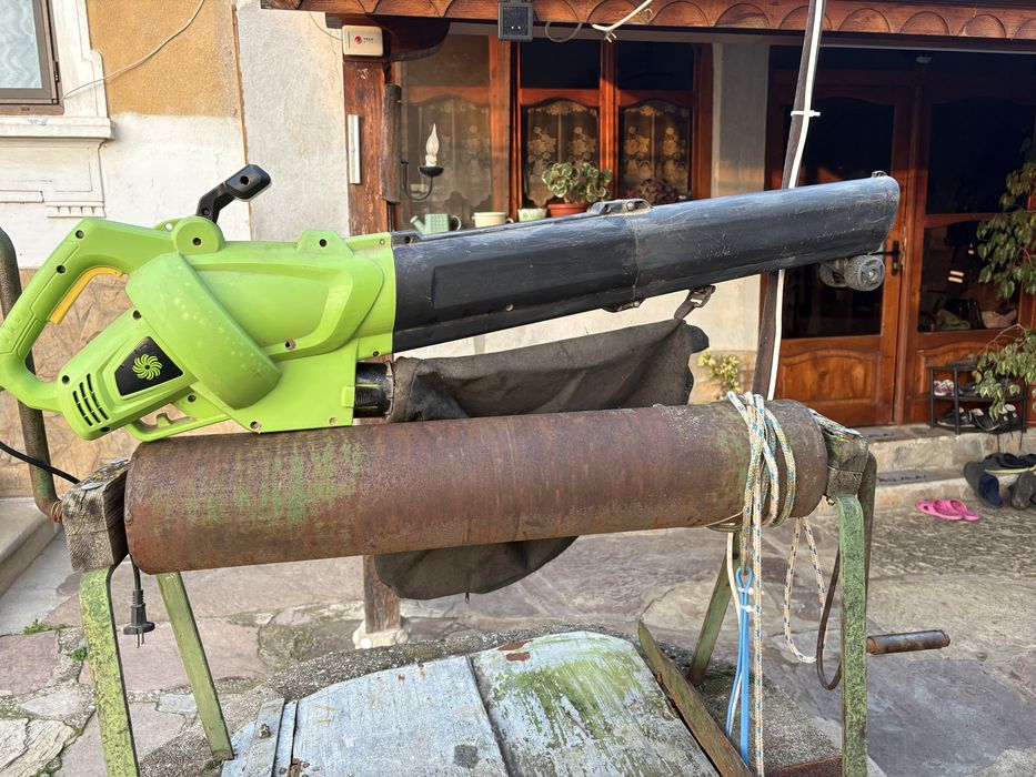 Листосъбирач  Fieldmann в два режима на работа, дърпане и издухване