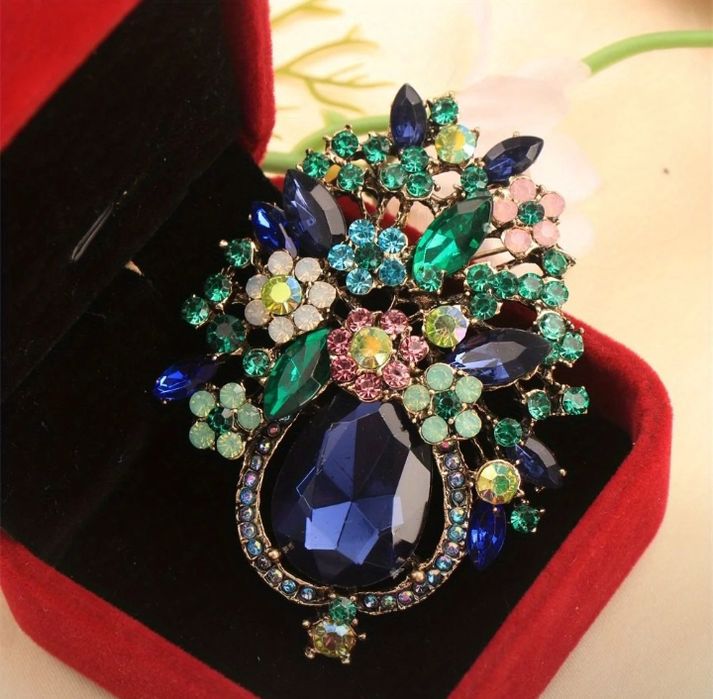 Вечерние броши . 8 видов.