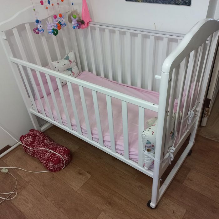 Продам детскую кровать с полный комплектом