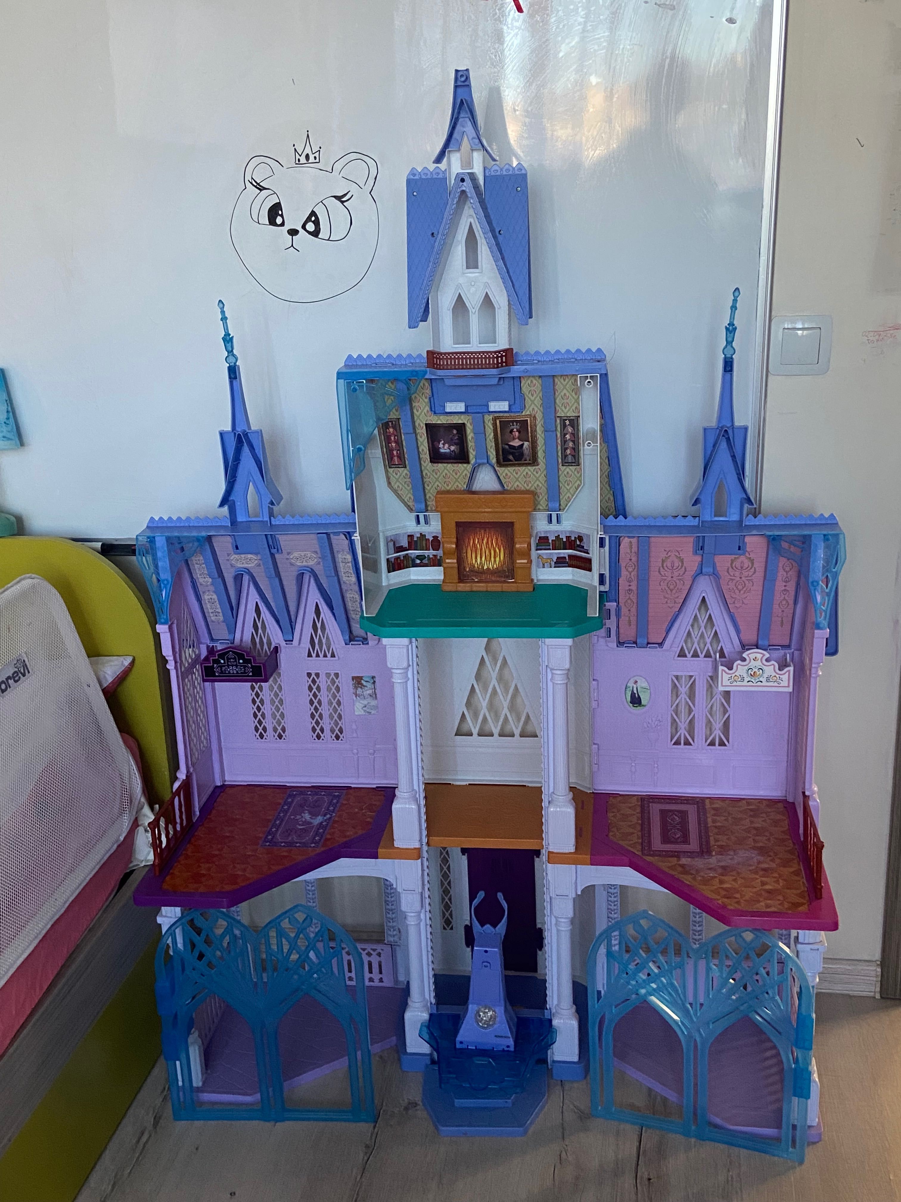 Frozen II Замъкът АРЕНДЕЛ