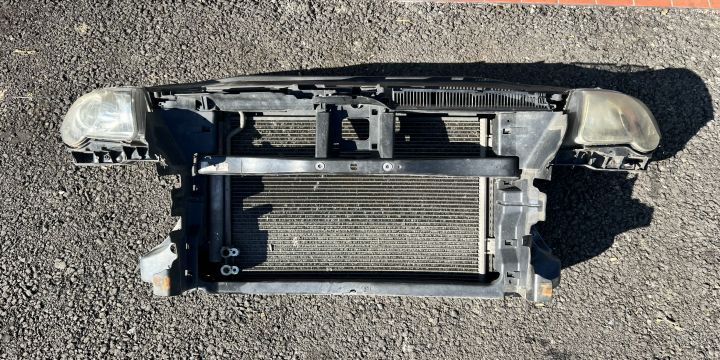 Trager complet cu radiator si faruri anglia Volkswagen VW Passat B6