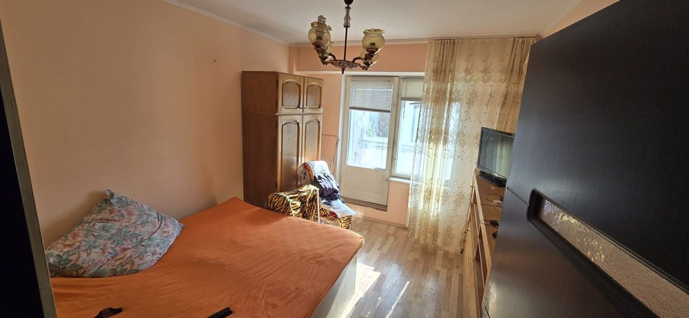 Închiriez apartament 3 cam rogerius