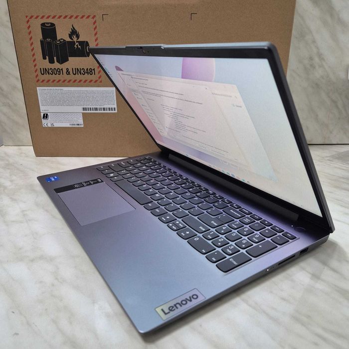 Laptop LENOVO IdeaPad Slim 3 Intel i5-12450h 8GB 512GB Cutie Nou 33943