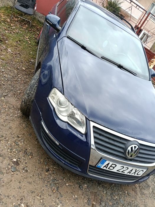 Vând Volkswagen Passat B6