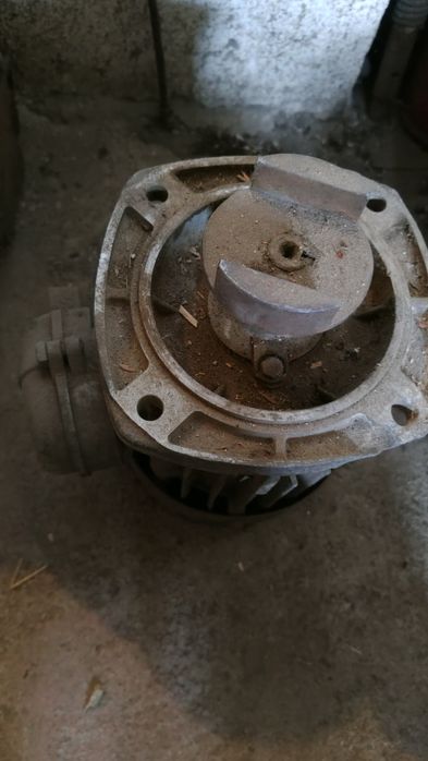 Редуктор с електромотор