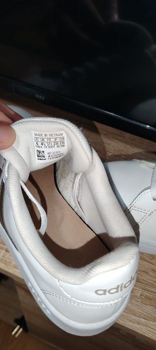 Adidas mărimea 37