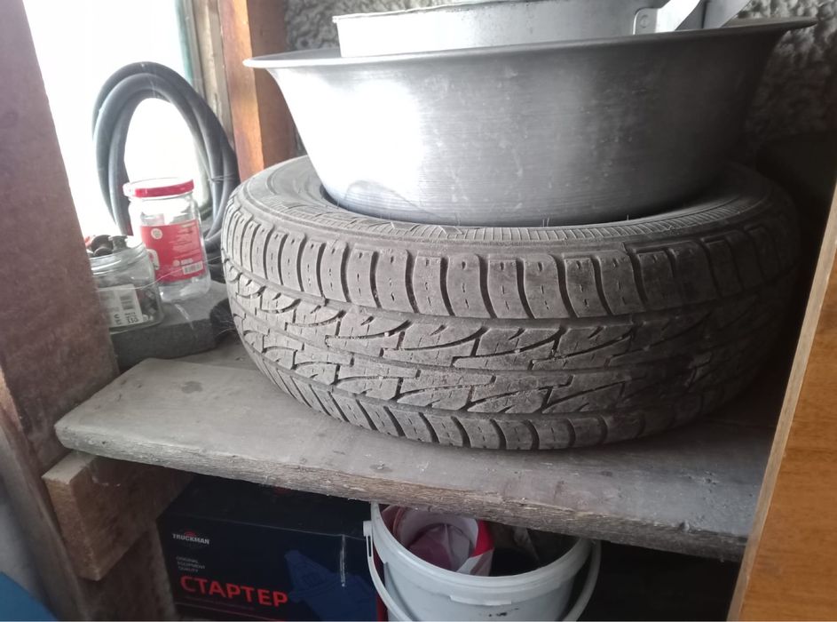 Балон R 13 две штуки зимный ,3 штуки летний .Все за 40000 тысячи отдам