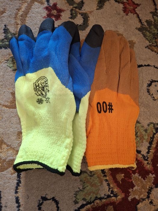 Продаю  зимный  рабочии перчатка