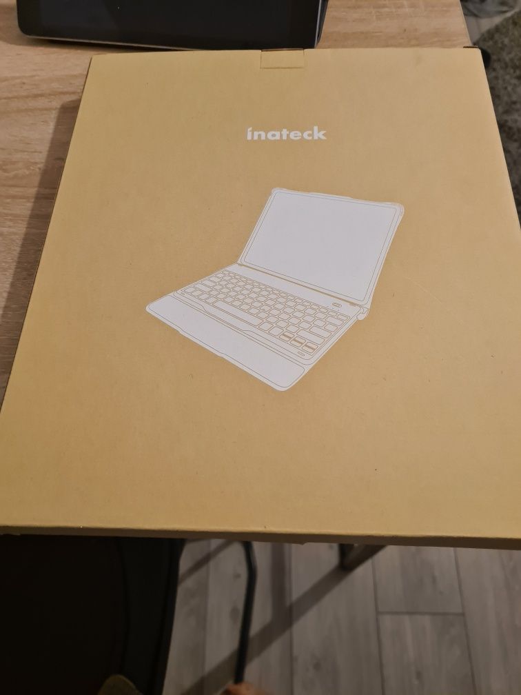 Husa cu tastatura ipad 12.9 inch ipad pro 2018 si air 4