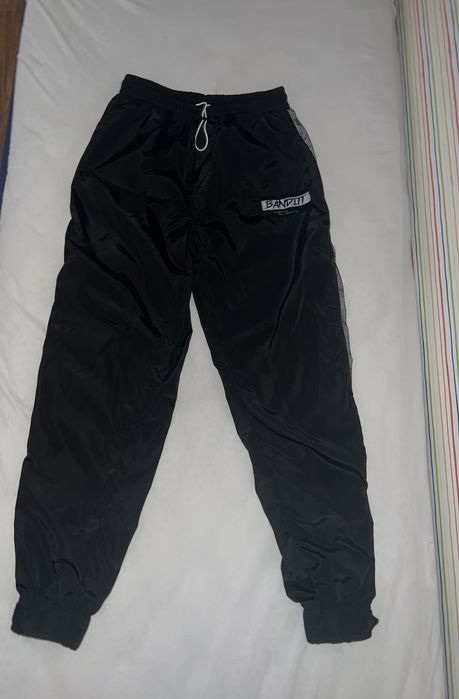 Продавам дрехи на Bandit