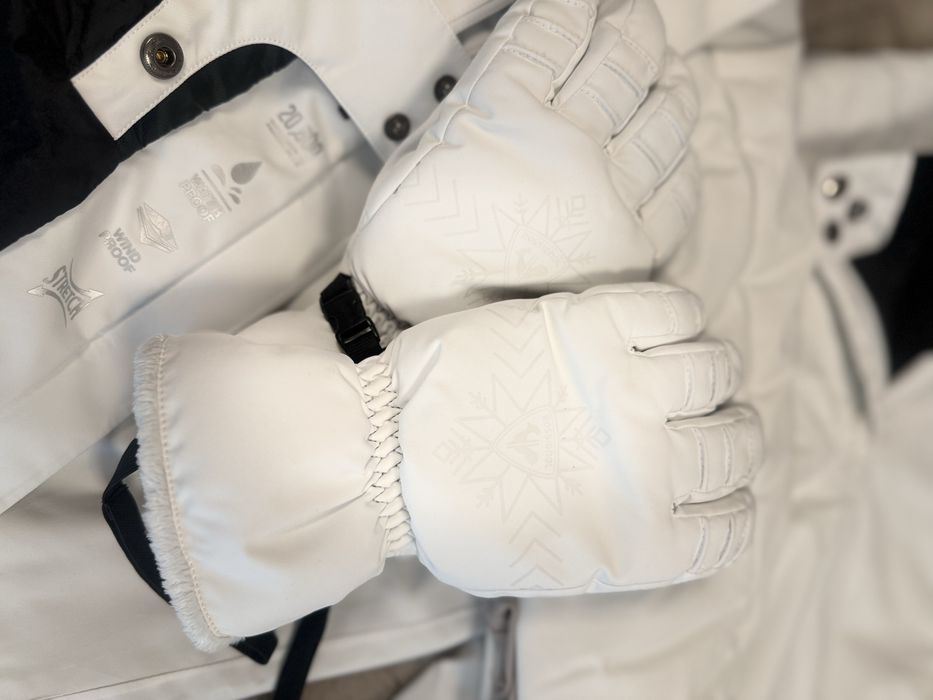 Продавам оригинален ски екип Rossignol - яке, панталон, ръкавици