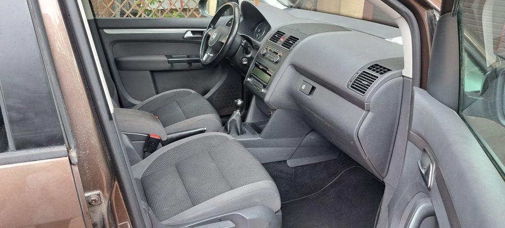 Volkswagen Touran 2L 7Locuri