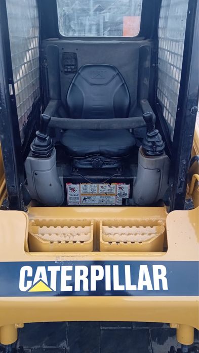 Minincarcator Caterpillar 226 3000kg an 2007