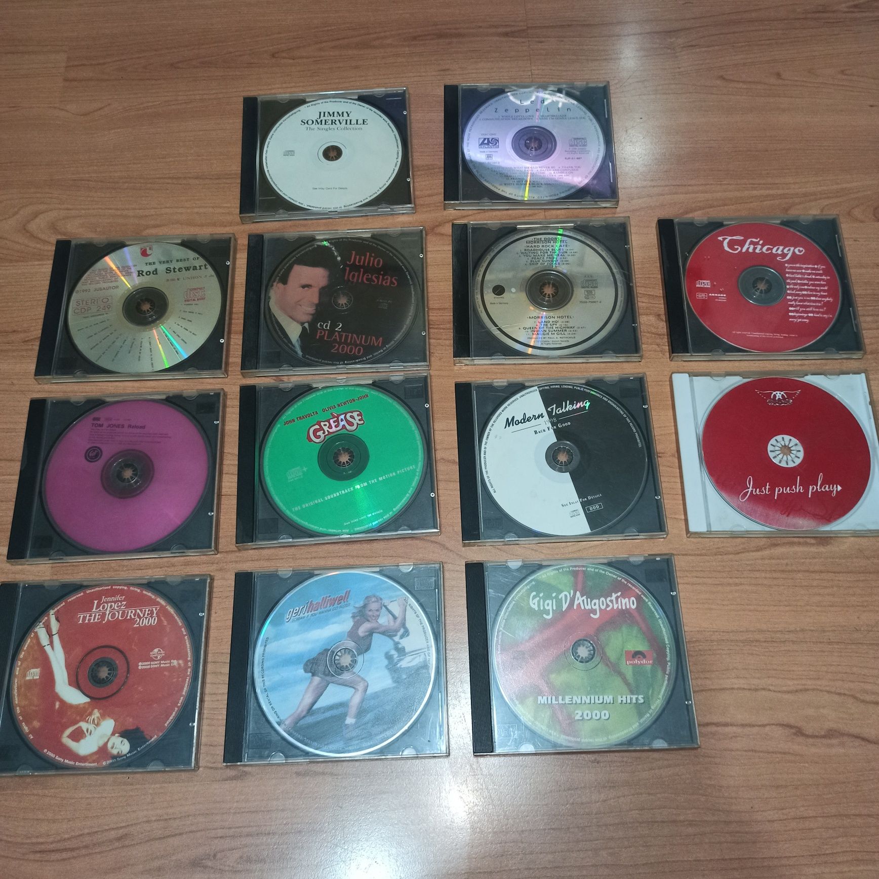 Продавам музикални CD