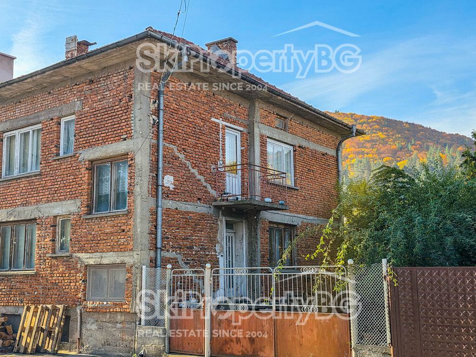 Къща с 4 спални в село Доспей, близо до Боровец!