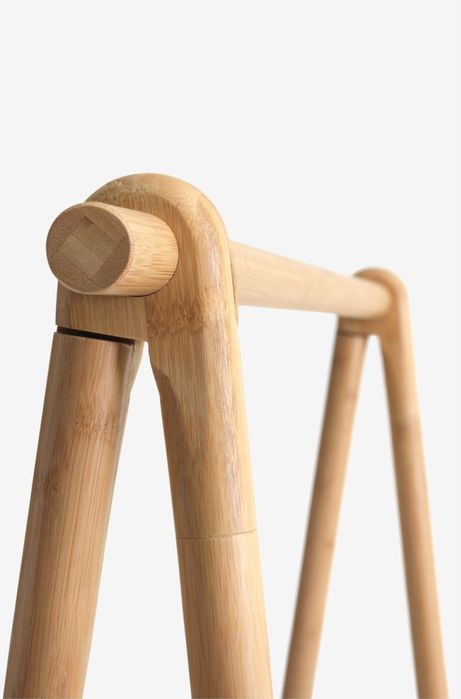 Дървен щендер /стойка за дрехи