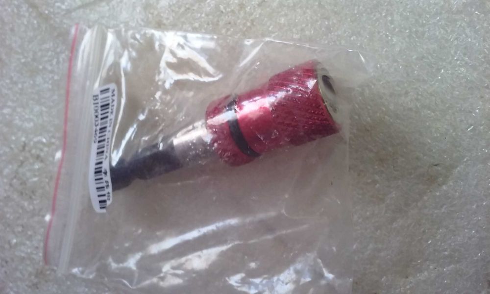 Adaptor magnetic pentru suubelnita cu biti