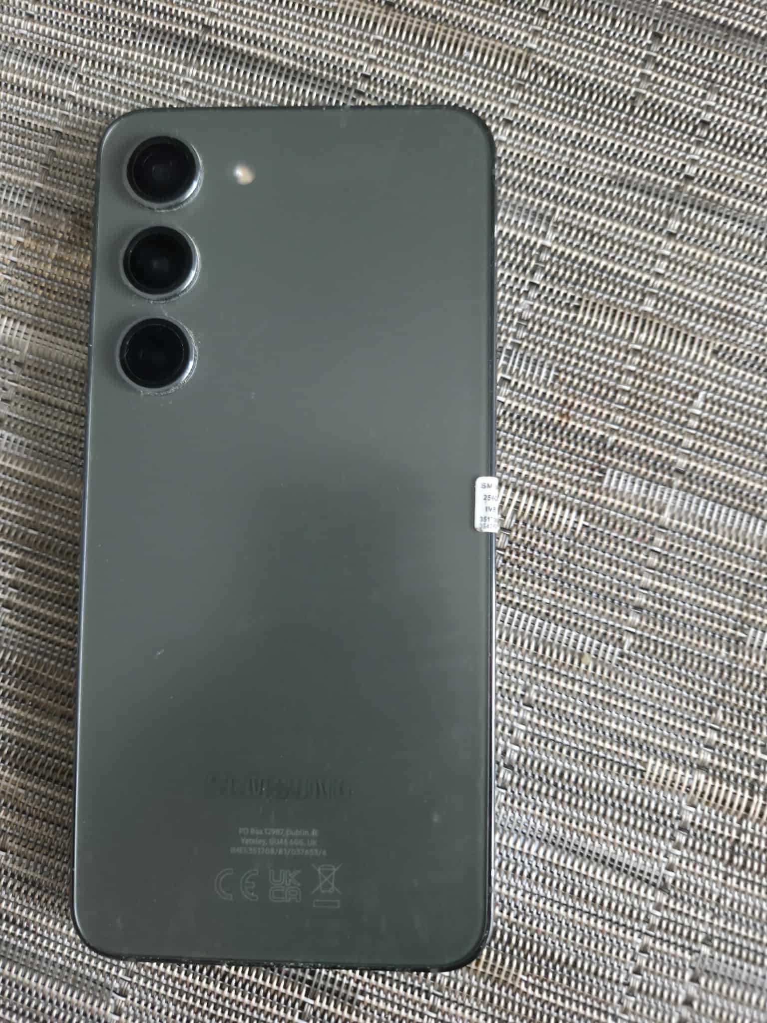 Продавам Samsung S23