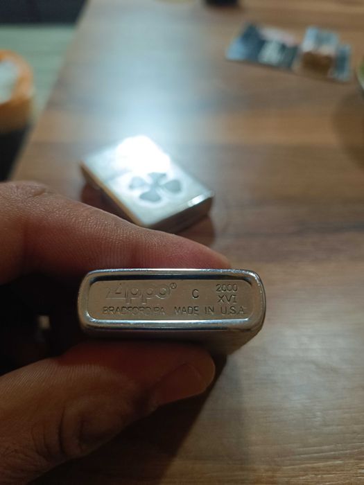 Brichete zippo americane