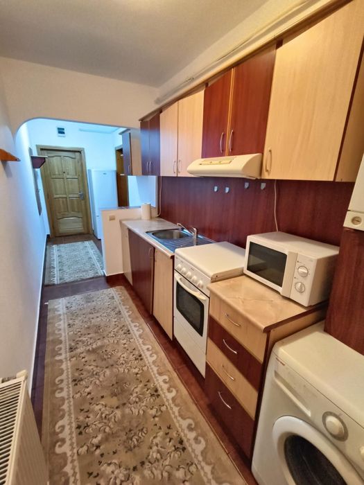 Inchiriez apartament centru