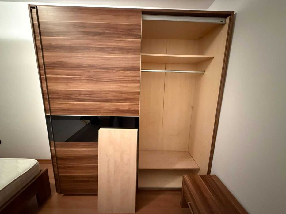 Спален комплект - легло с матрак, гардероб, две нощни шкафчета