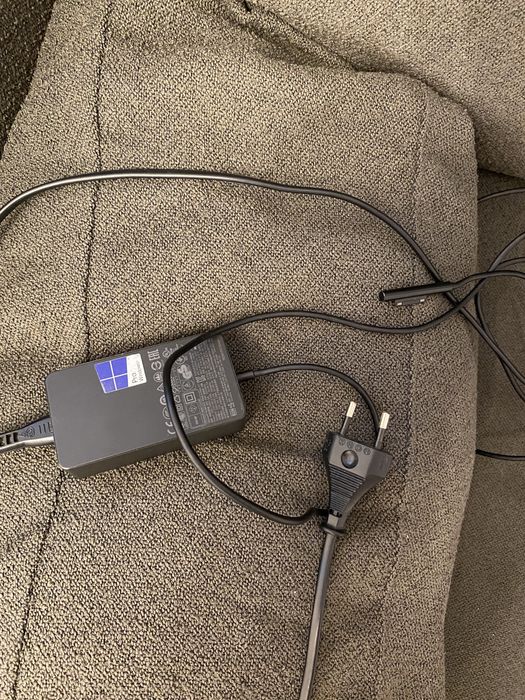 Microsoft surface pro 4 i5 4gb