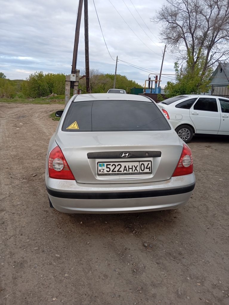 хундай элантра 2005года.авто в отличном состоянии. , гур, кондиционер,