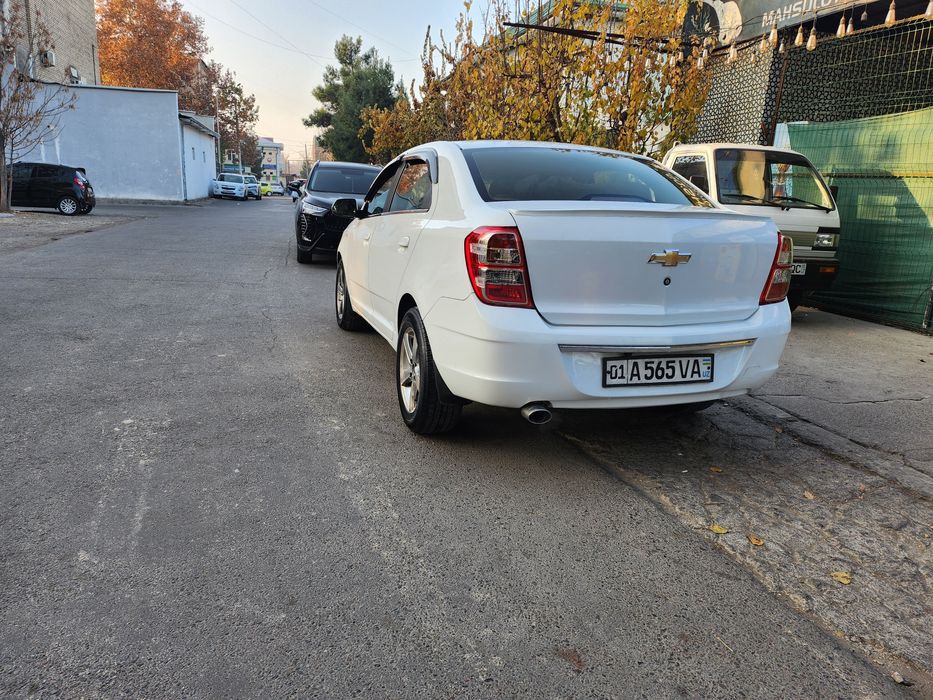 Срочно не дорого Кобальт-2015г. АВТОМАТ. ГАЗ-Метан.