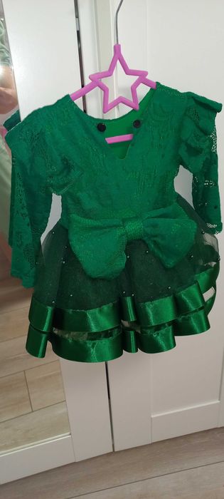 Официална бебешка рокля, подходяща за коледна фотосесия