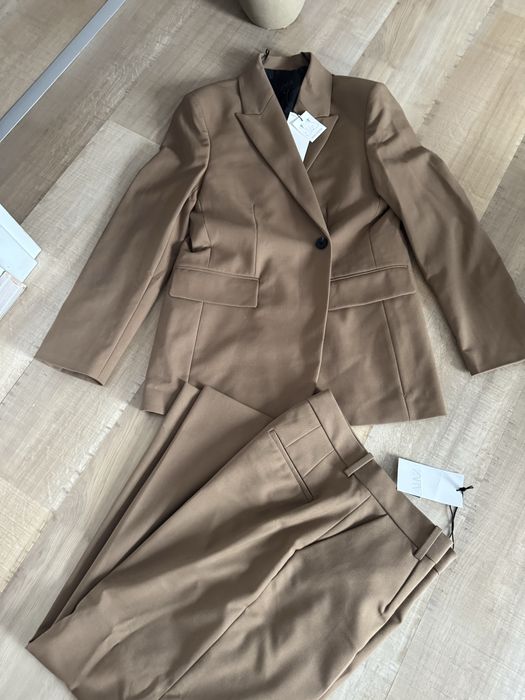 Costum Zara, colectie actuala in magazin