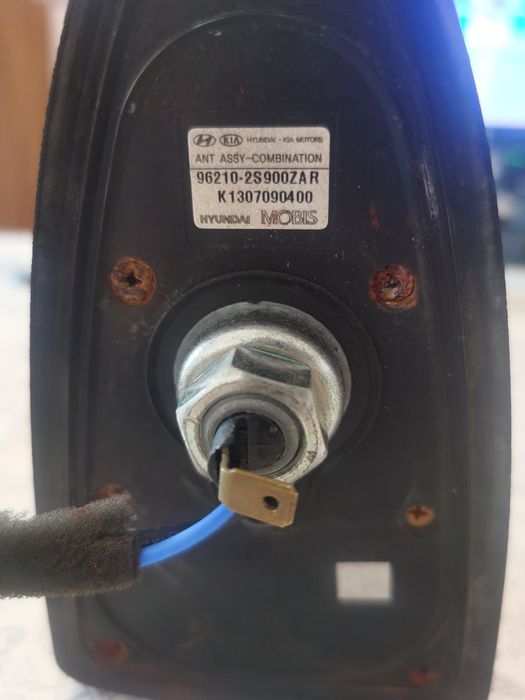 Gps и радио антена за Hyundai Sant Fe, ix35, ix35 и други модели.