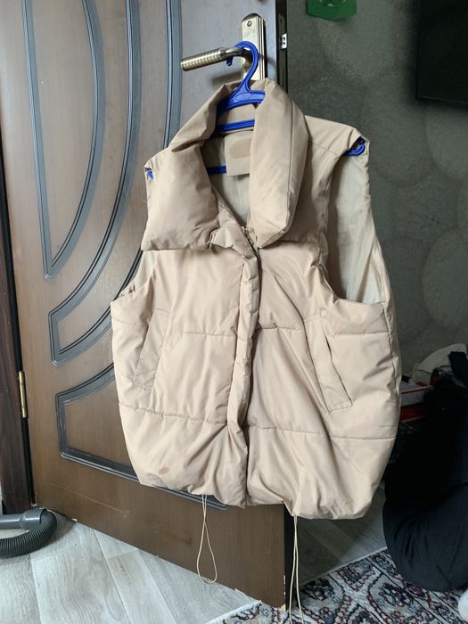 Продам желетку М размер