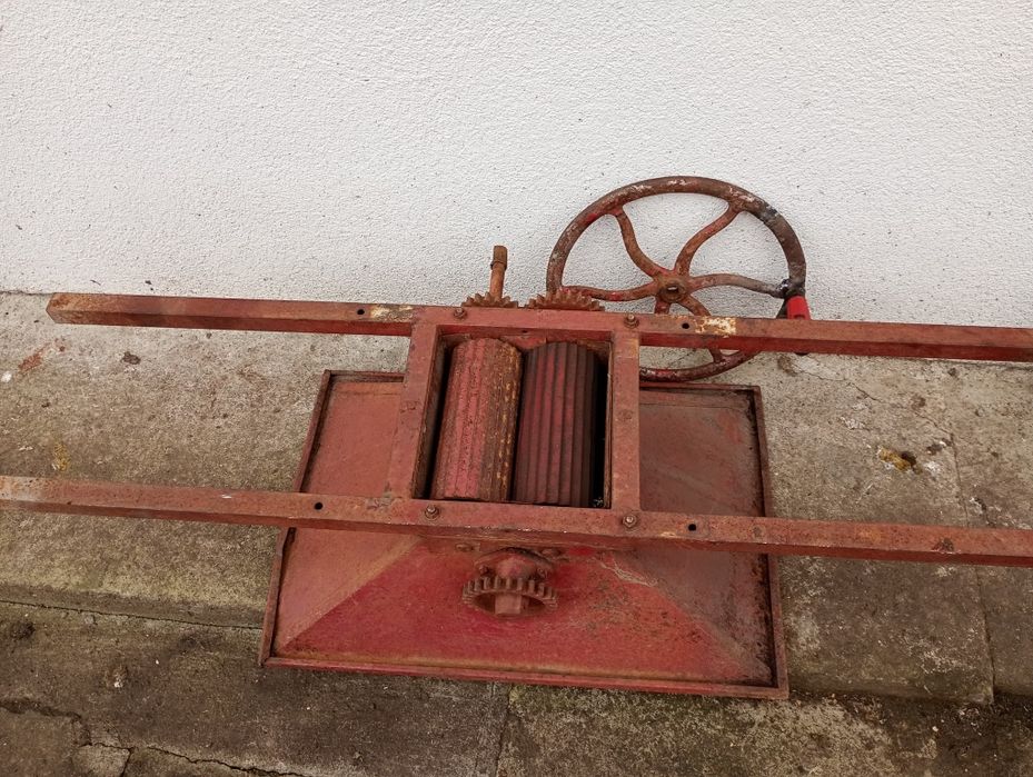 masina de zdrobit struguri