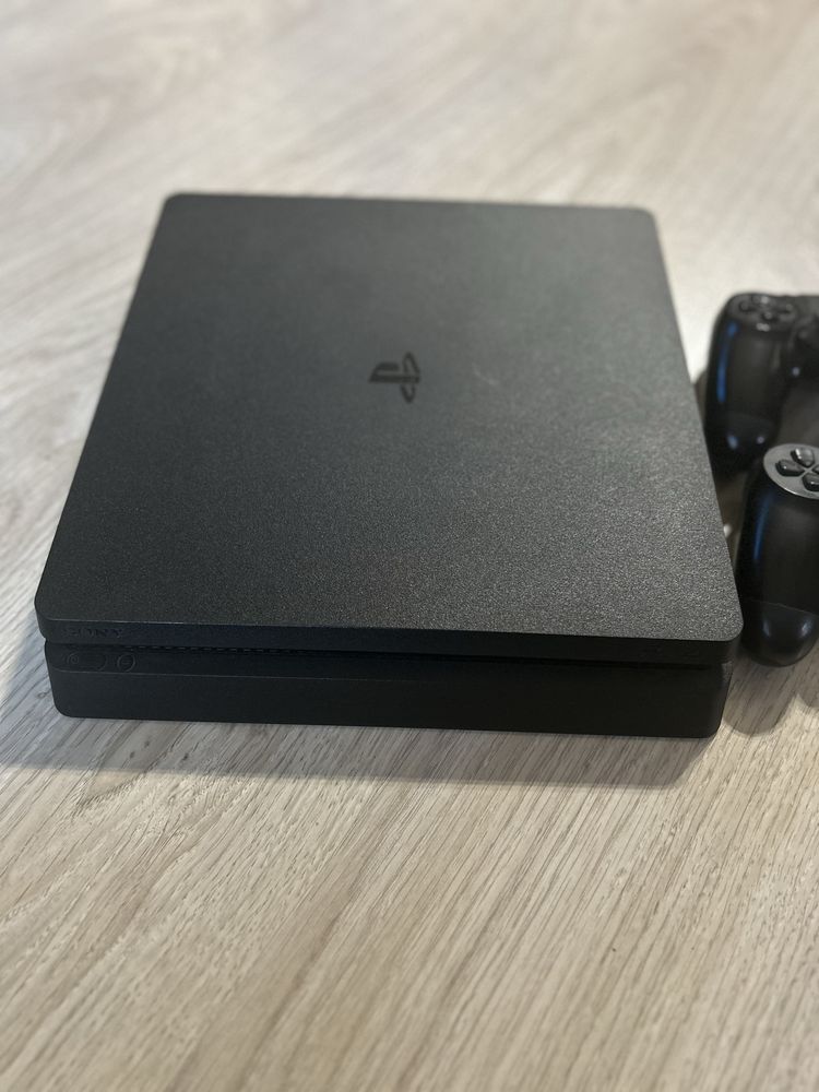 PS4+калъфи,игри,джойстици