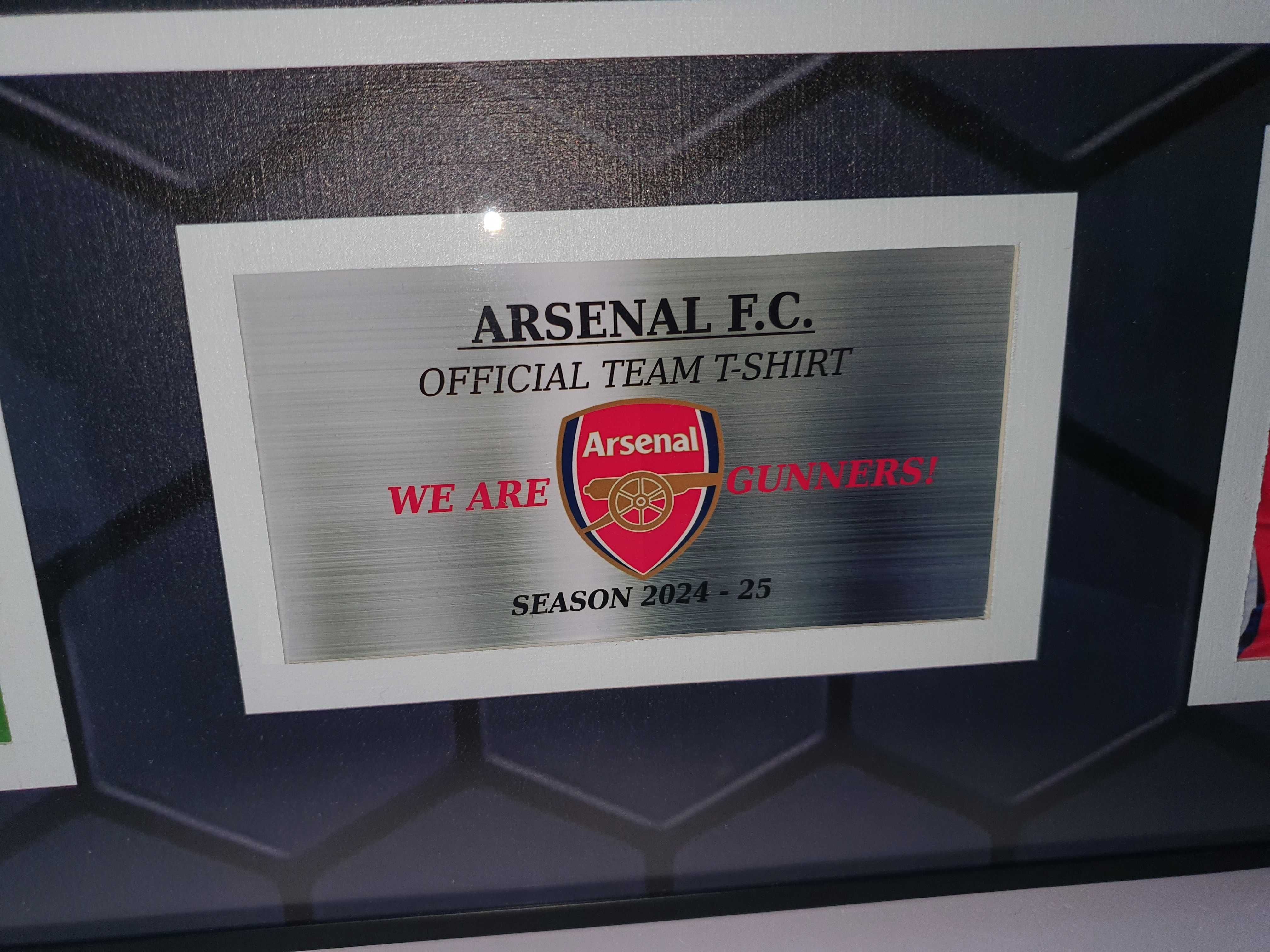 2024/25 Форма Арсенала в рамке (ARSENAL KIT in frame)в наличии 1 шт.