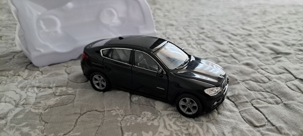 BMW X6 jucărie pentru copii