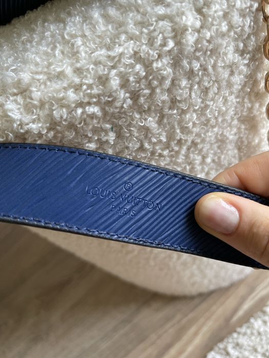 Geanta Louis Vuitton Epi Twist MM Shoulder Bag Indigo