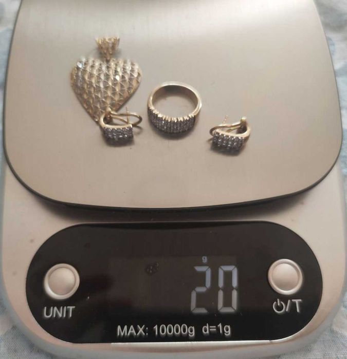 Диамантен Пръстен и Диамантени Обеци Злато 18ct. Комплект + Подарък