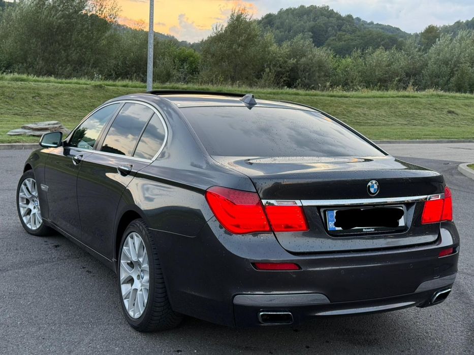 Bmw 750i ~ Pachet M ~ 4 Butoane ~ 2011 ~ 4.4 Benzina