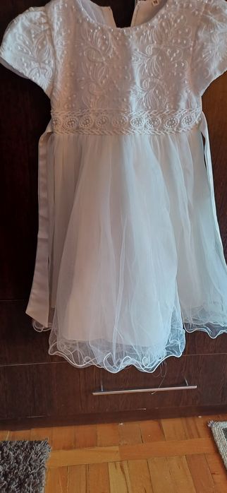 Rochita alba de ocazie voal și detalii perle 90