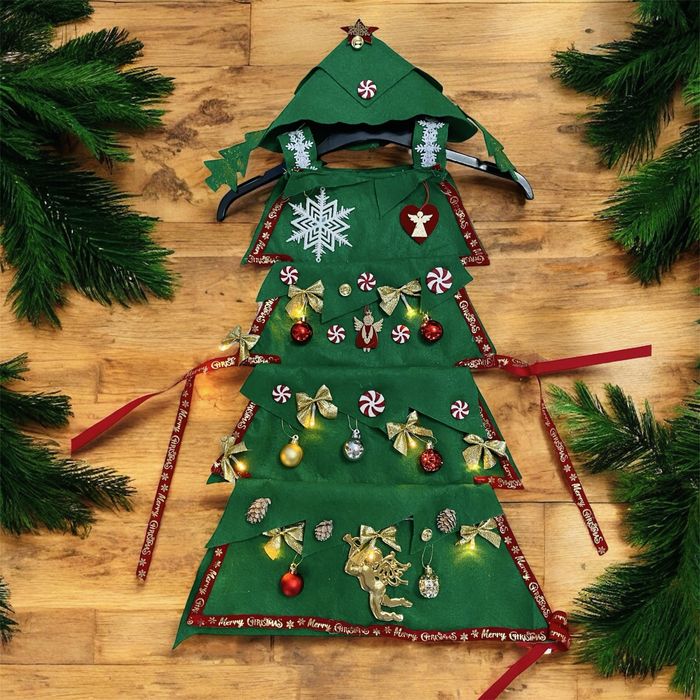 Costum braduț handmade, cu fundițe LED