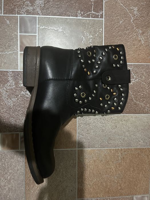 Продам женские сапоги