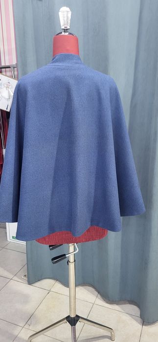 Vând capa din stofa cu captuseala