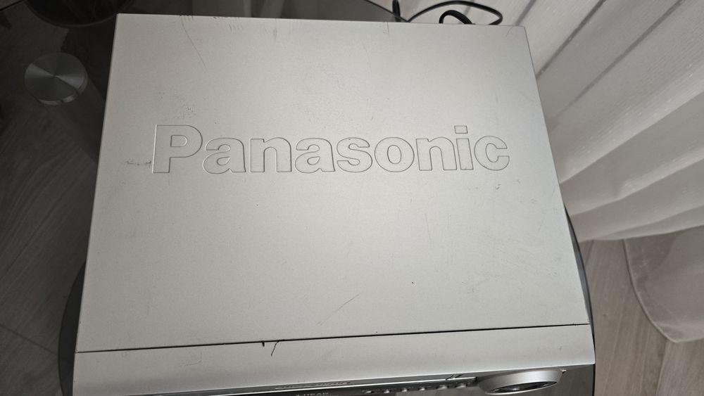 Видеомагнитофон Panasonic