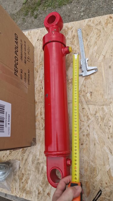 Cilindru hidraulic 50 cm inchis diametru tija 50 mm diametru bolt 40 m
