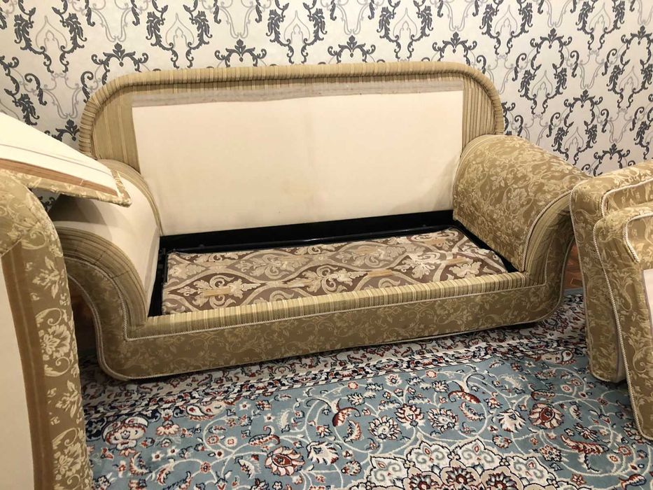 Продам диван с раскладным механизмом ("французская раскладушка")