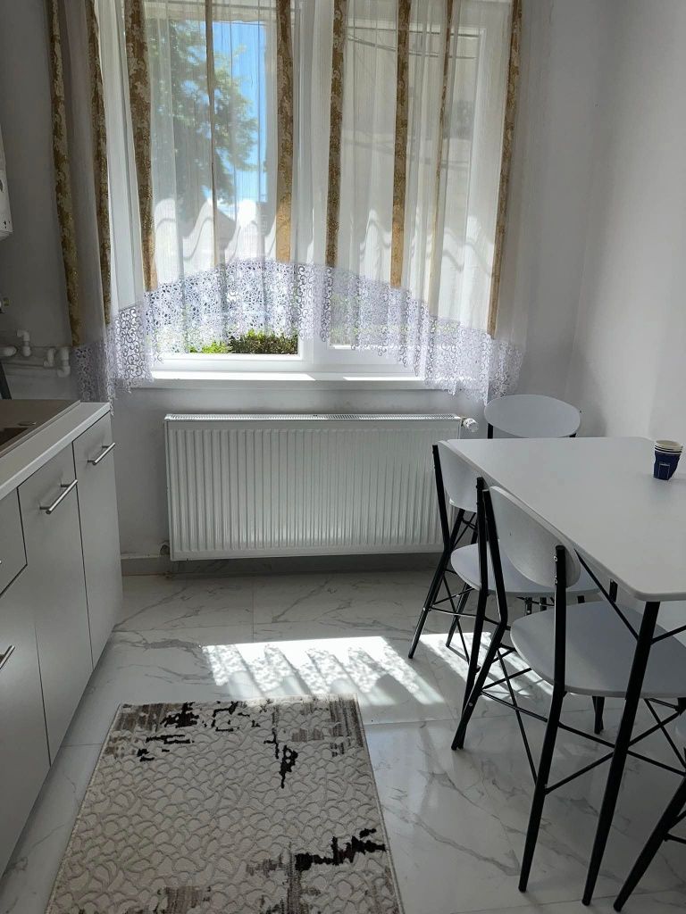 Închiriez apartament